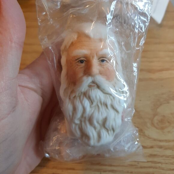 Vtg 1999 Premier Porcelain 3.5" Santa Head & Hands #10652 sealed + 2nd set - Picture 6 of 10